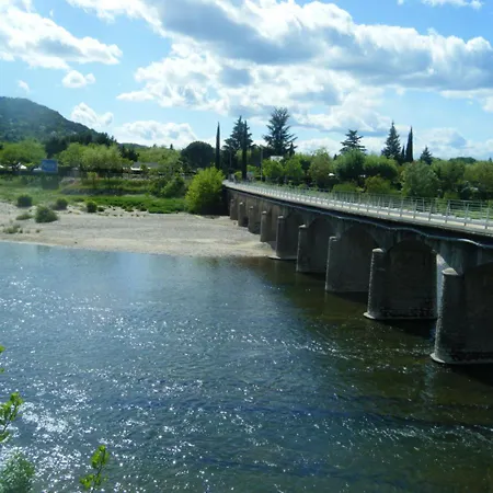 A Avec Piscine Partagee Et Vue Montagne * Sampzon