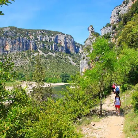 A Avec Piscine Partagee Et Vue Montagne * Sampzon