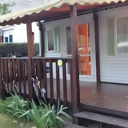 A Avec Piscine Partagee Et Vue Montagne Holiday home *