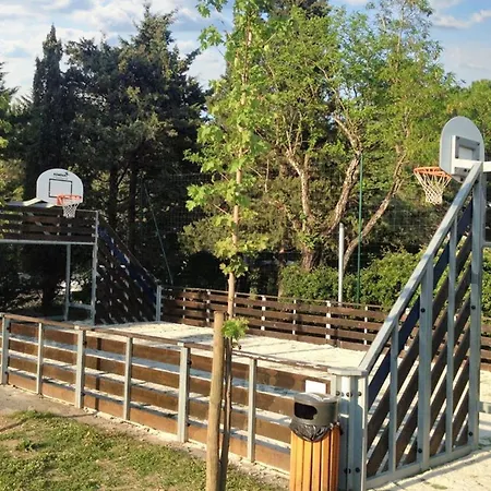 A Avec Piscine Partagee Et Vue Montagne * Sampzon